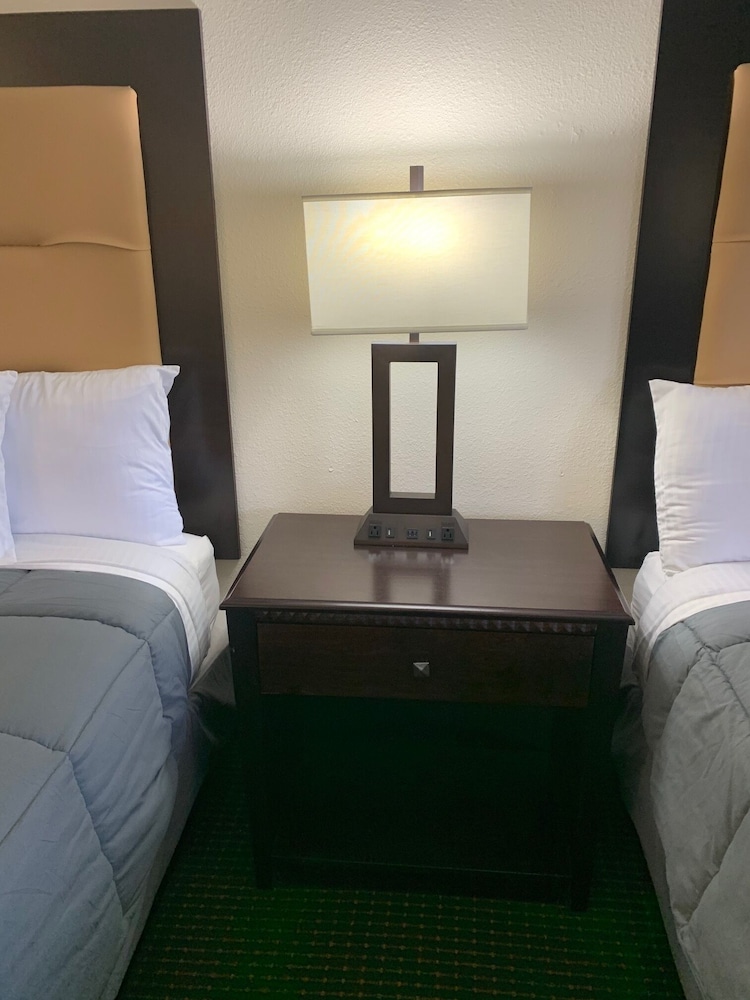 Blackwater Inn 11/36