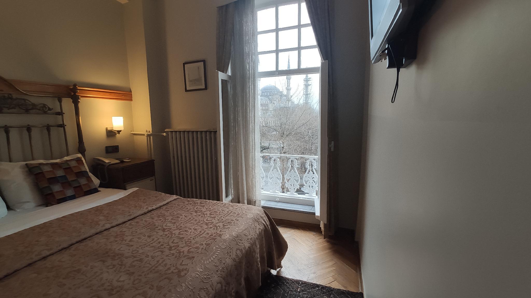 Room, Double or Twin Bed
