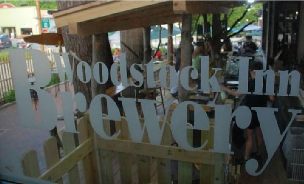 WoodStock Inn 26/43