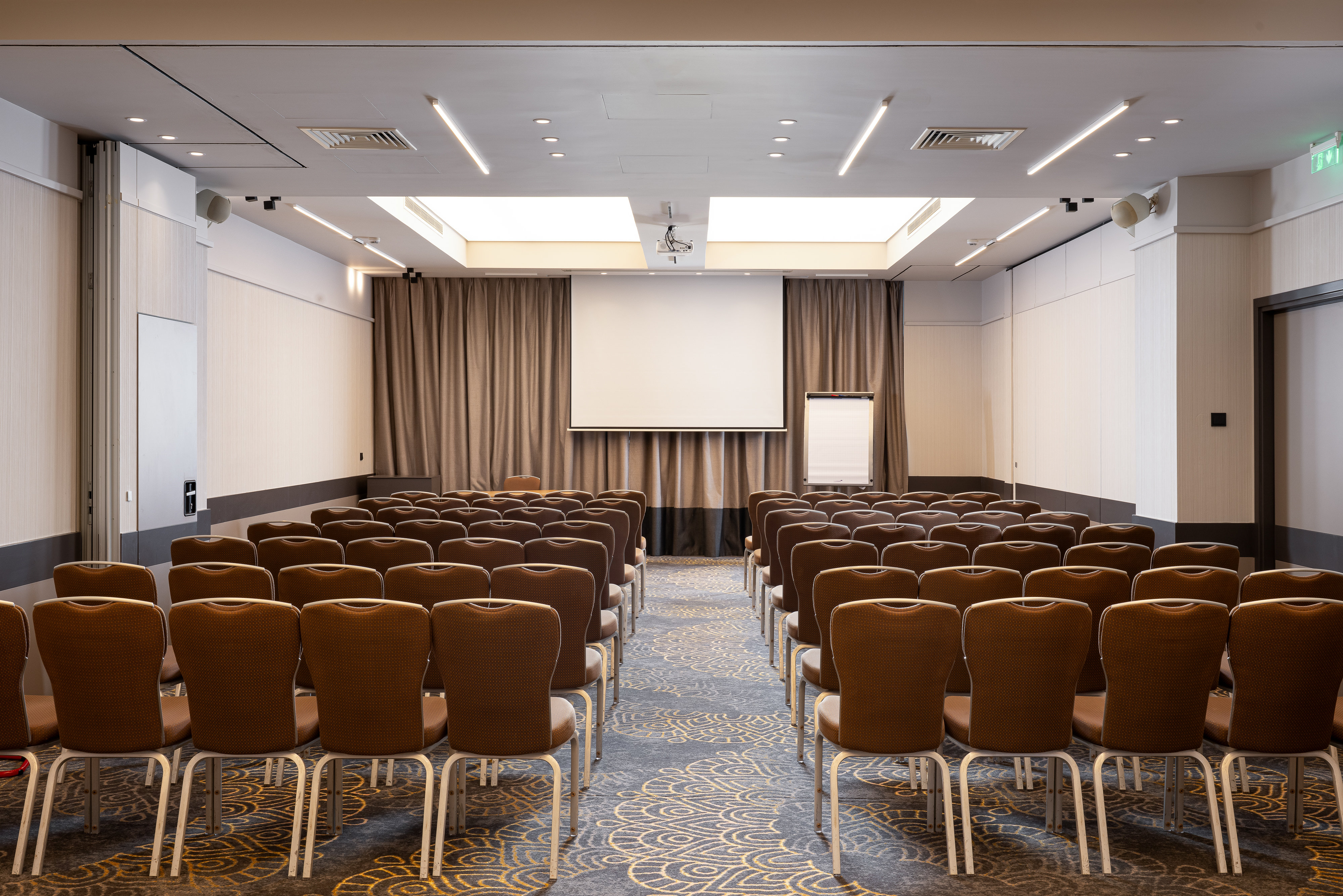 Holiday Inn Athens Airport 47/66