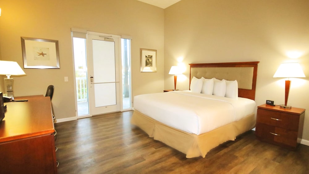 John's Pass Hotel 8/34