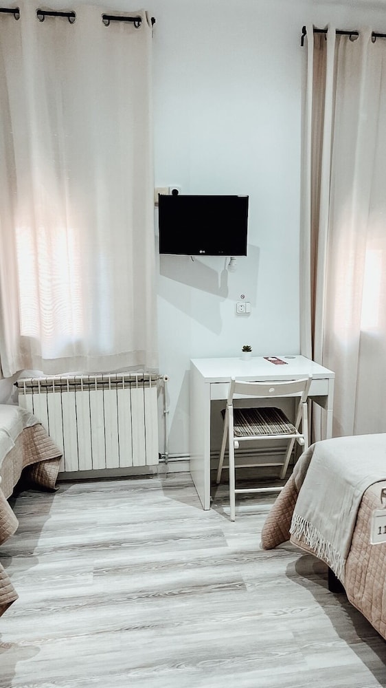 Hostal Ruta de Francia 35/50