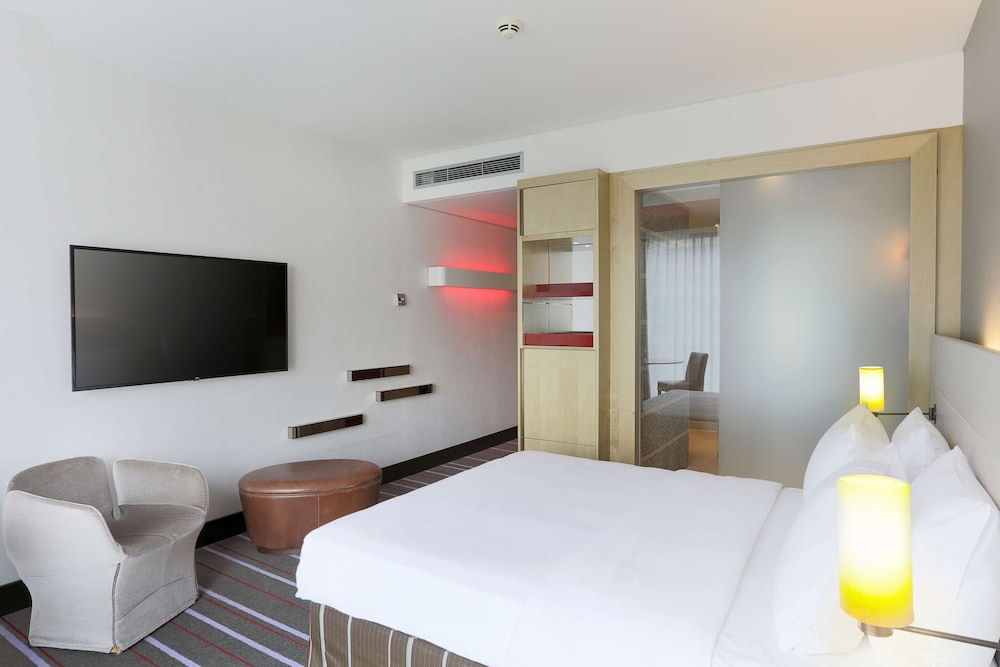 Radisson Blu Media Harbour Hotel Dusseldorf 18/68