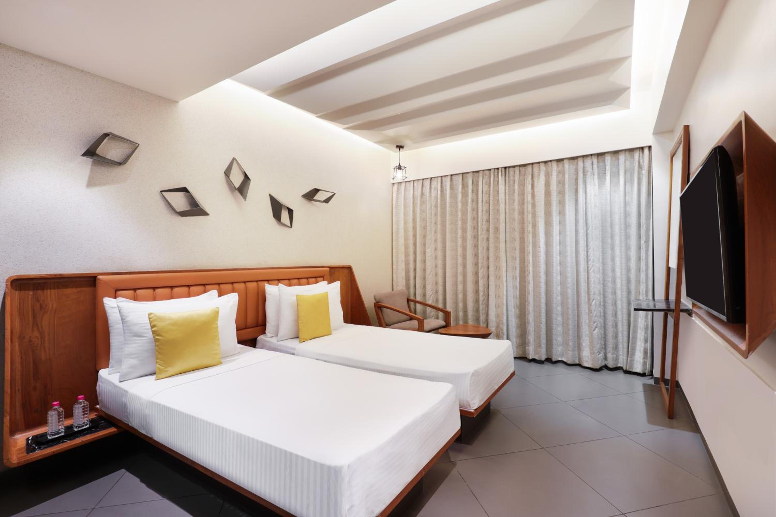 غرفة ديلوكس بسريرين منفصلين، Keys Select by Lemon Tree Hotels 2/10