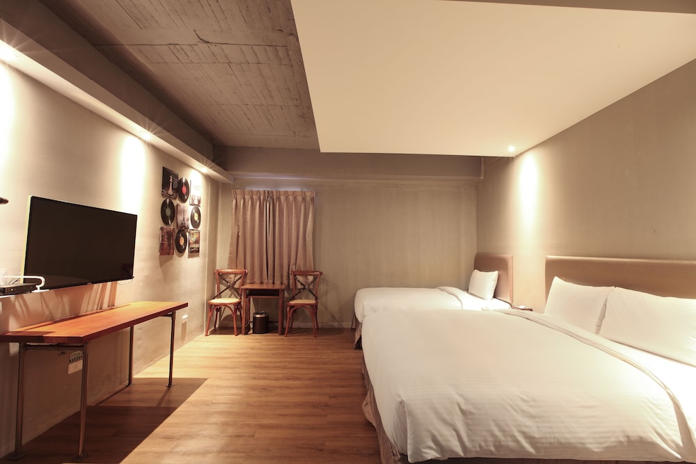 ROOM, TRIPLE