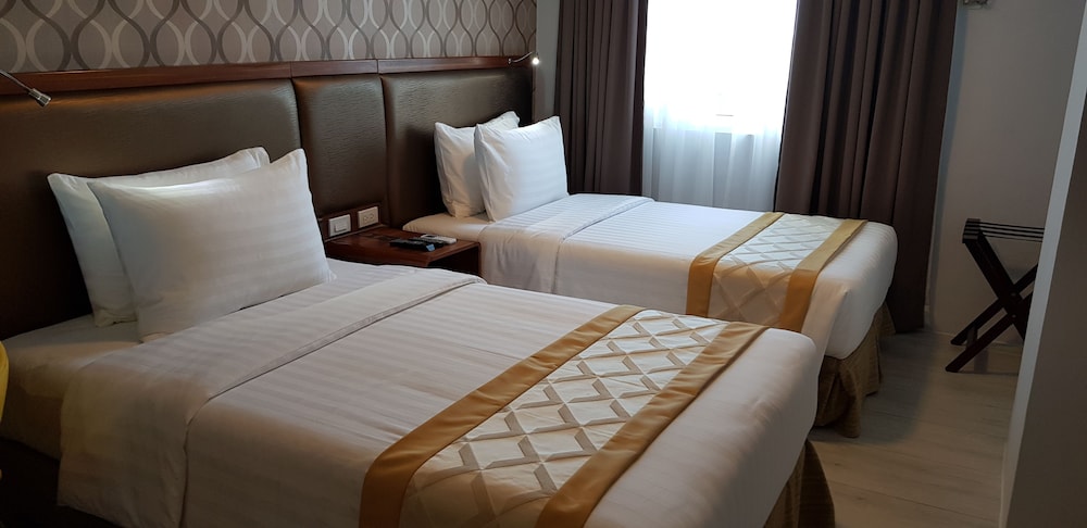 One Central Hotel 5/41