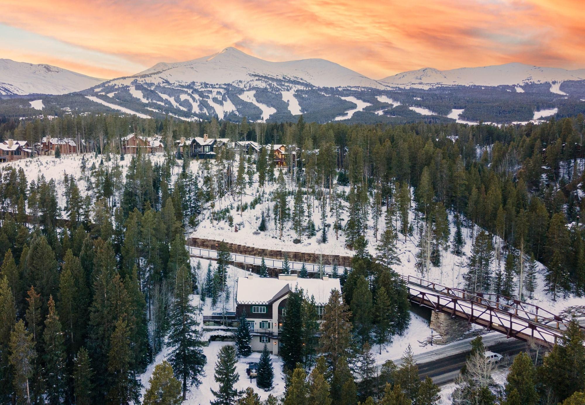 Breckenridge Boutique Hotel 40/46