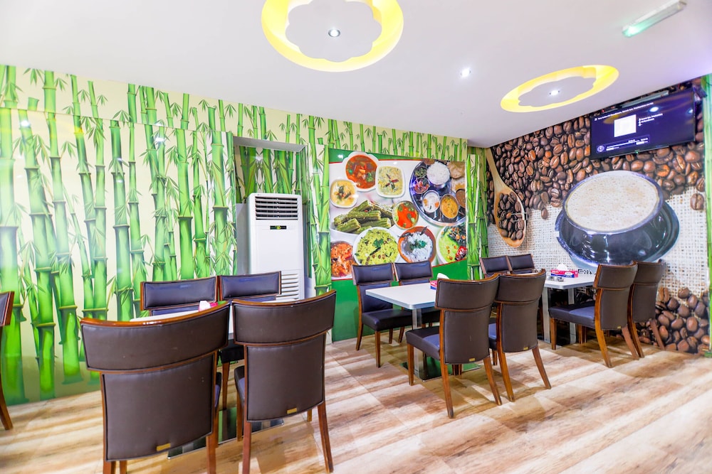Savoy Inn Hotel 26/32