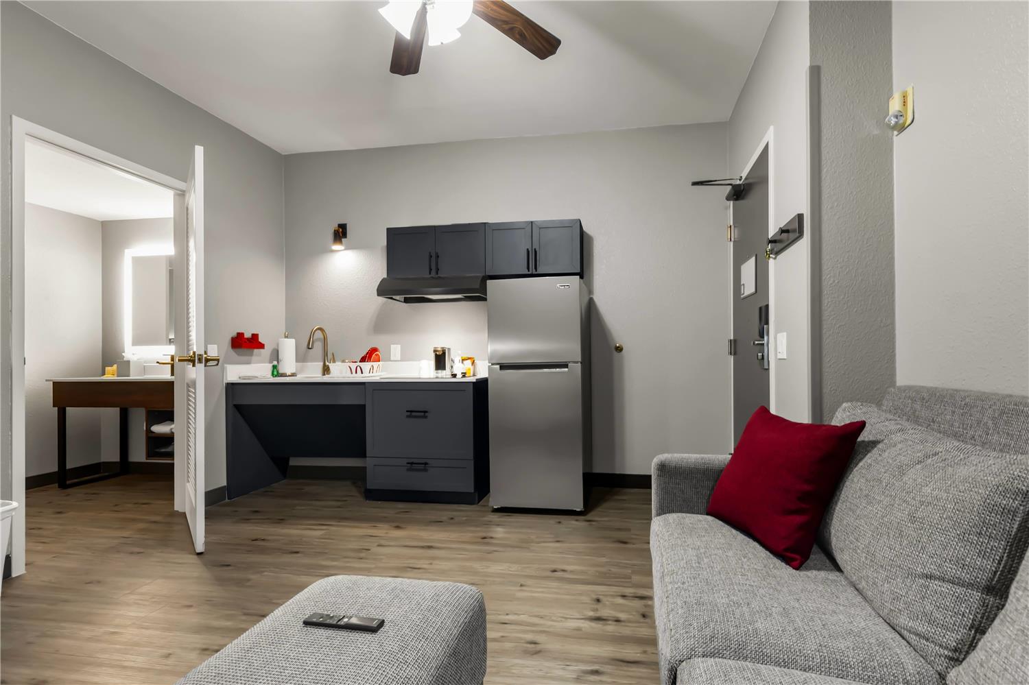 Hawthorn Suites By Wyndham College Station 46/60