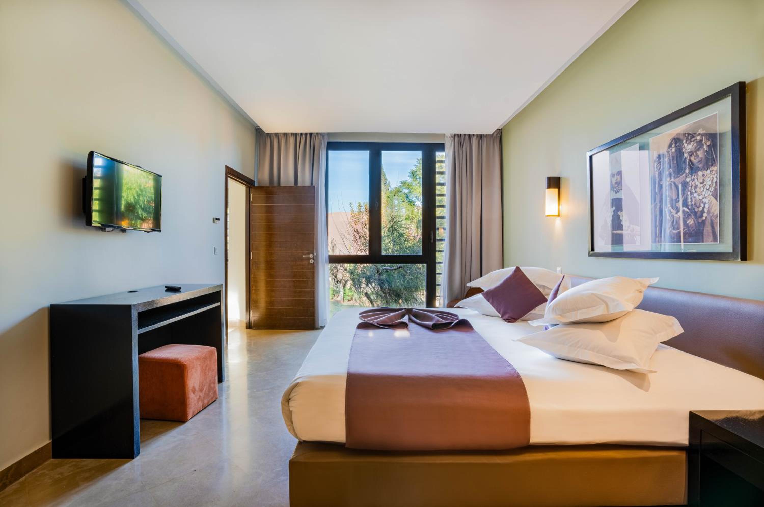 3 Bedrooms, Villa
