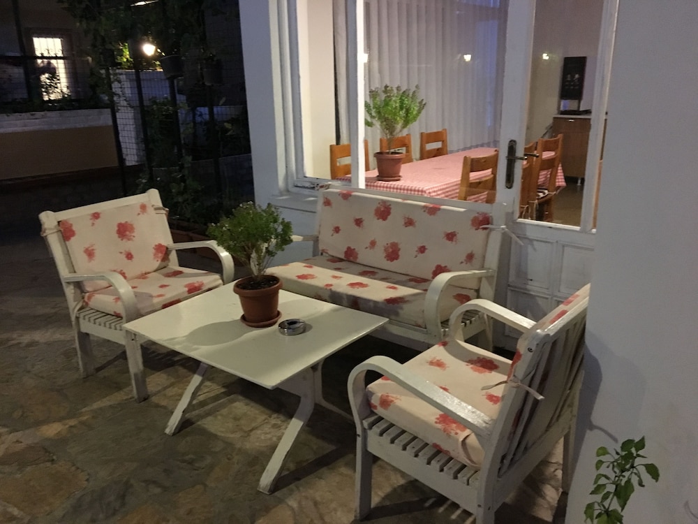 Unver Hotel 36/55