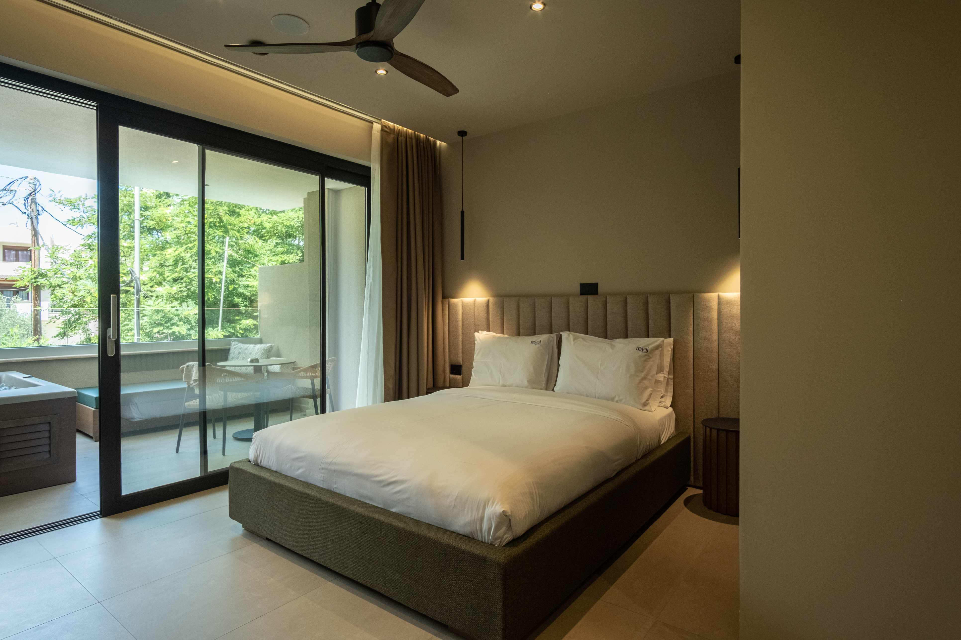 Junior Suite, Outdoor Jetted Tub