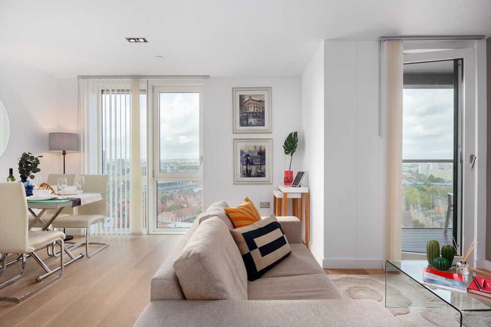 Avant Garde Apartments By Squa.Re 31/43