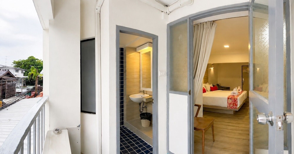 Wild Orchid Villa Bangkok 5/50