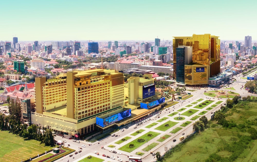 NagaWorld Hotel & Entertainment Complex 2/50