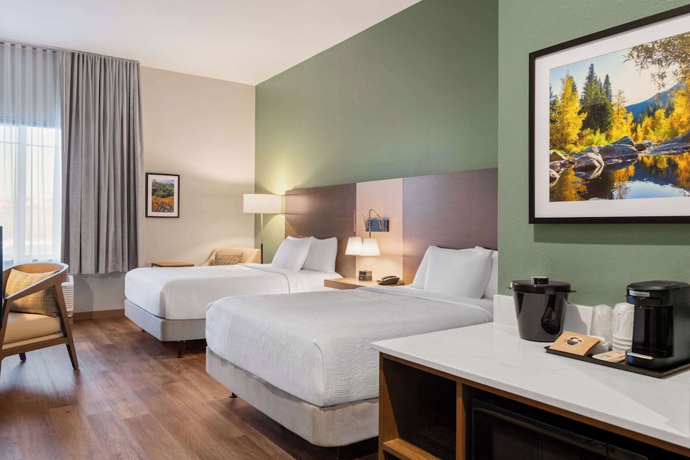 La Quinta Inn and Suites by Wyndham Lincoln 35/84