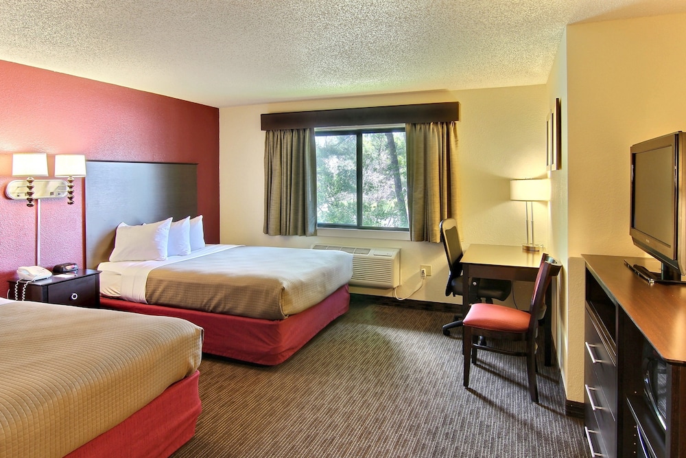 STANDARD, 2 QUEEN BEDS