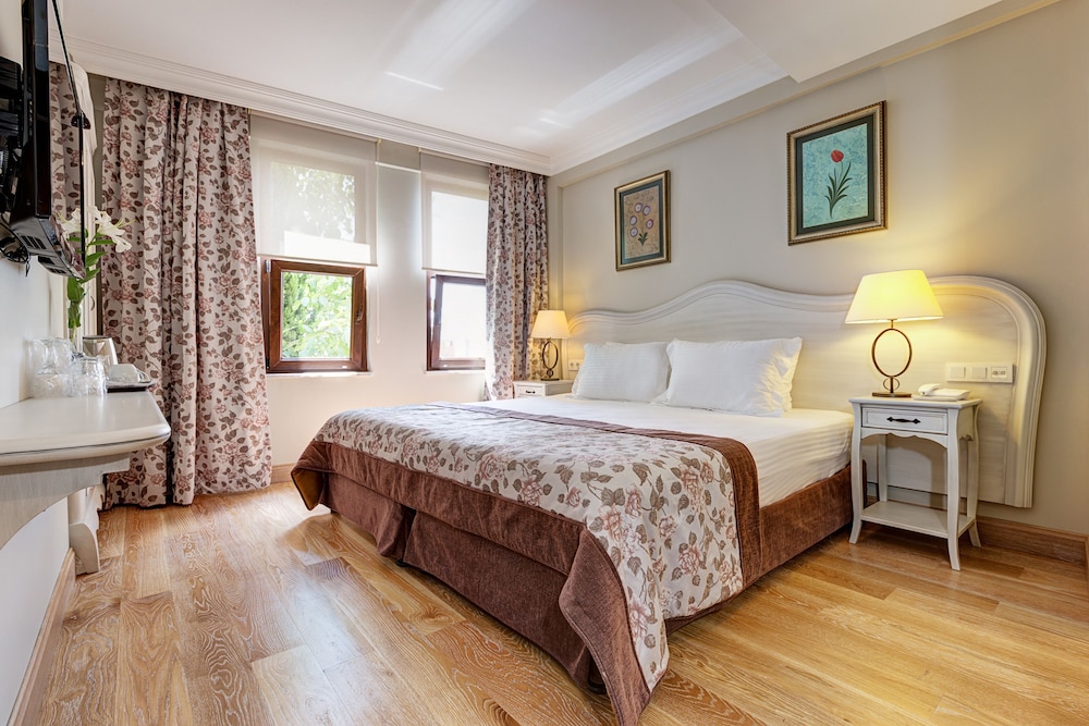 COMFORT, DOUBLE OR TWIN BED