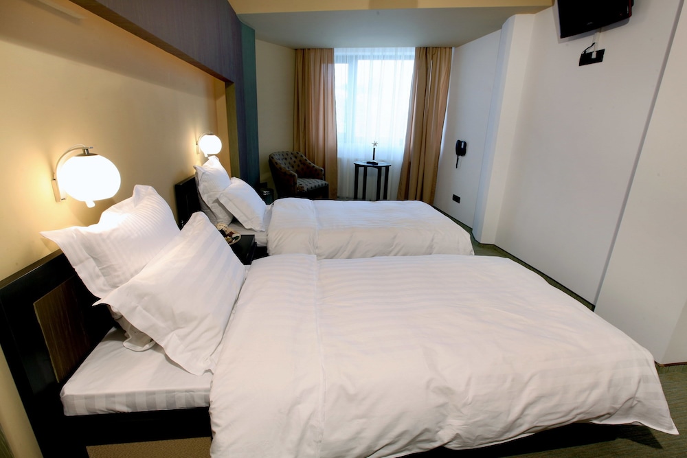 Ambiance Hotel 15/26