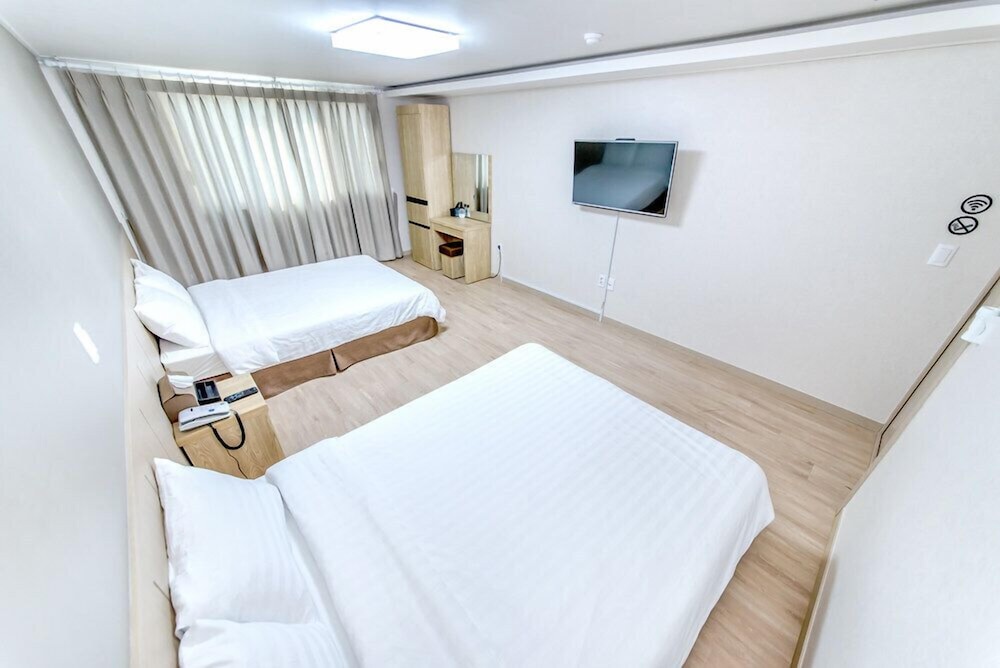 Jungmoon City Hotel 28/47