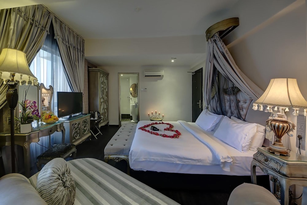 Arenaa Batik Boutique Hotel 37/48