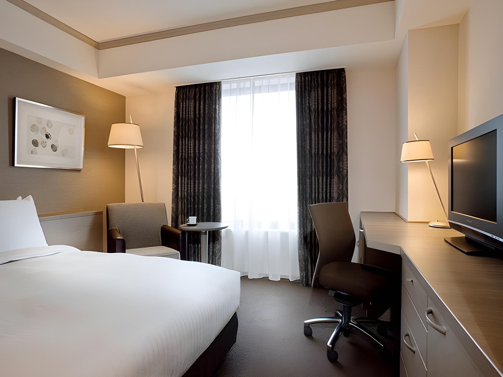 Room, Single, Queen Bed