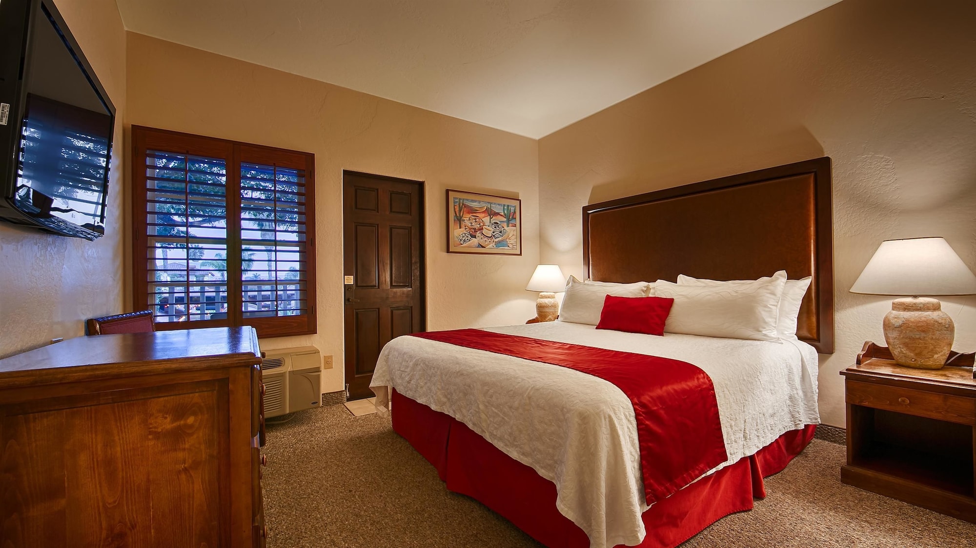 Suite, King Bed, Living Area
