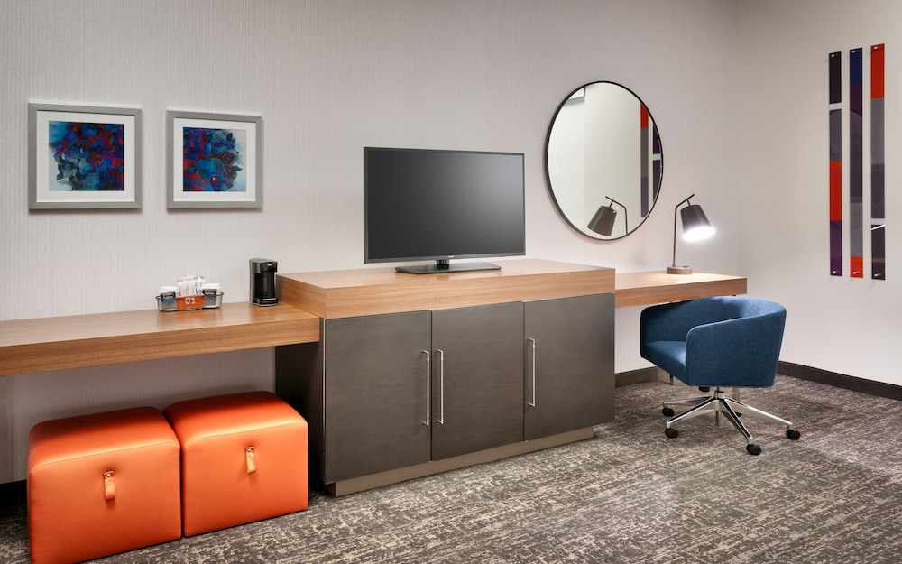 Hampton Inn Suites Anaheim Resort Convention Center 30/34