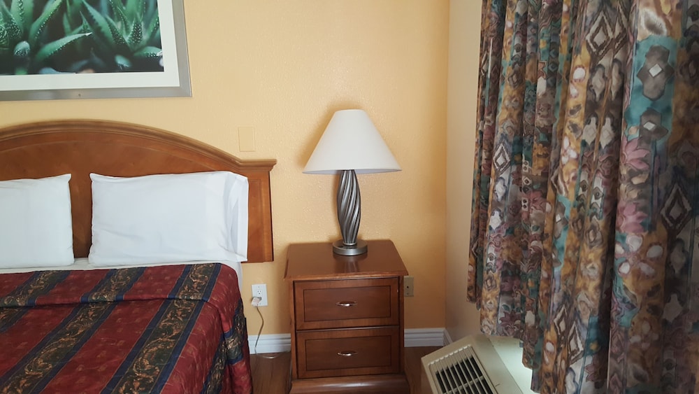 Flamingo Inn Long Beach 19/56