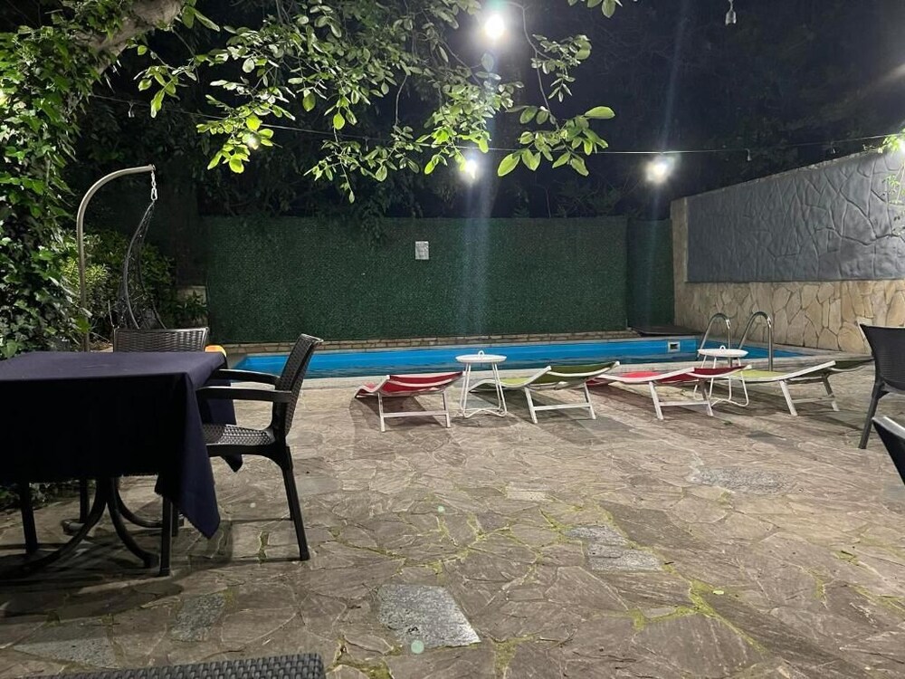 Sani Hotel 36/41