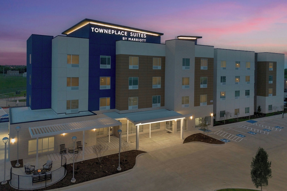 TownePlace Suites by Marriott Forney 2/37