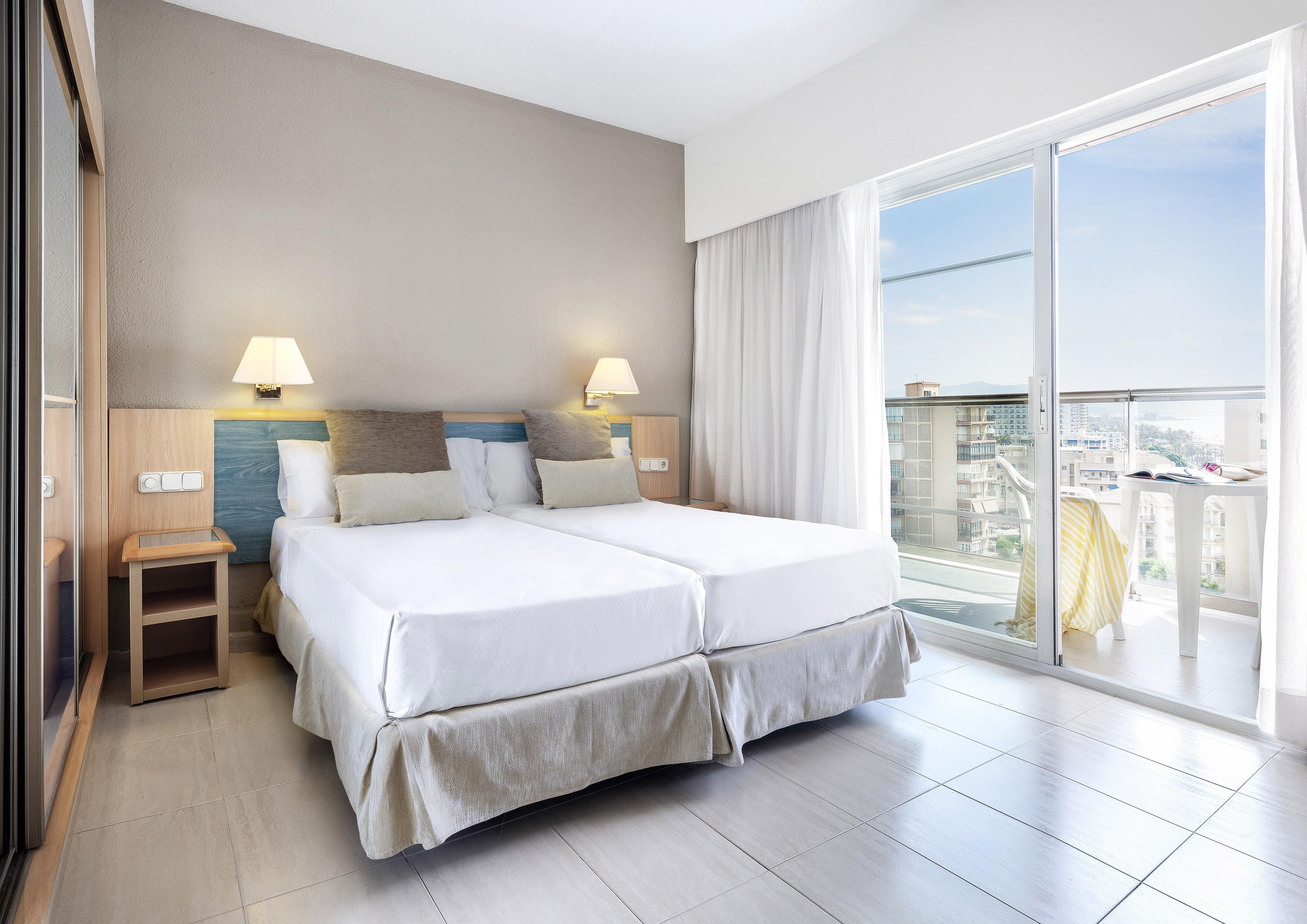 Standard, Side Sea View, Balcony or Terrace