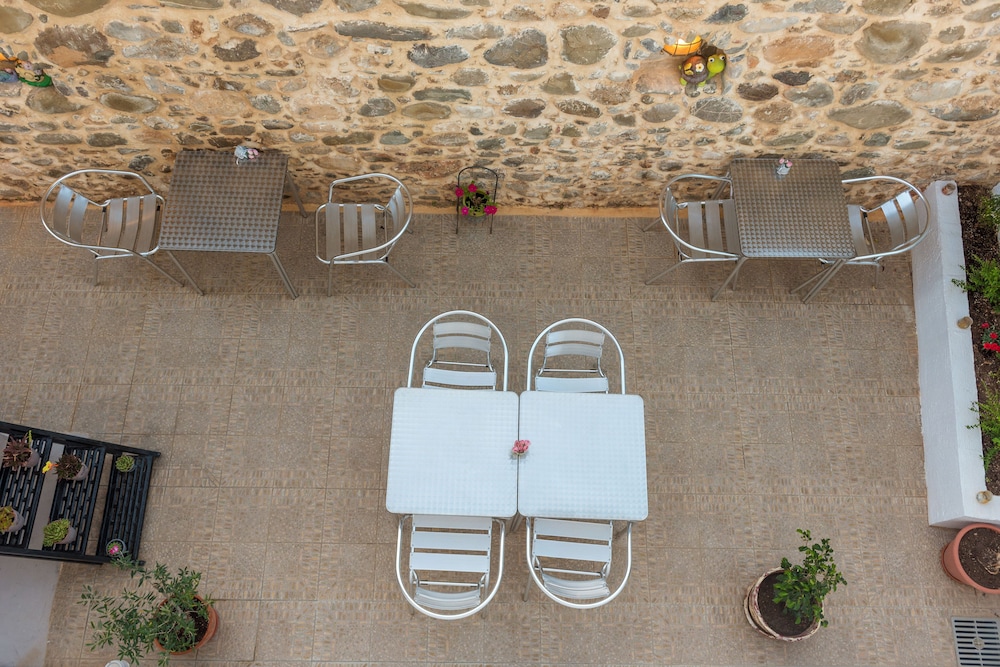 Antigoni Hotel 28/32