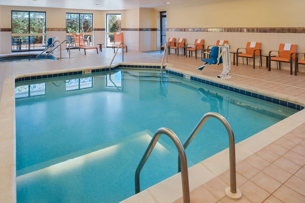 Country Inn & Suites by Radisson, Brown Deer - Milwaukee North 43/65