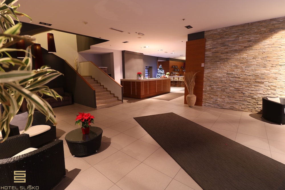 Slisko Hotel 9/66