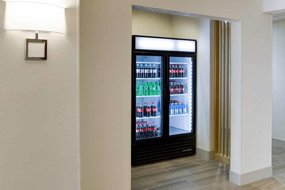 Holiday Inn Express Hotel Suites Jacksonville 42/52