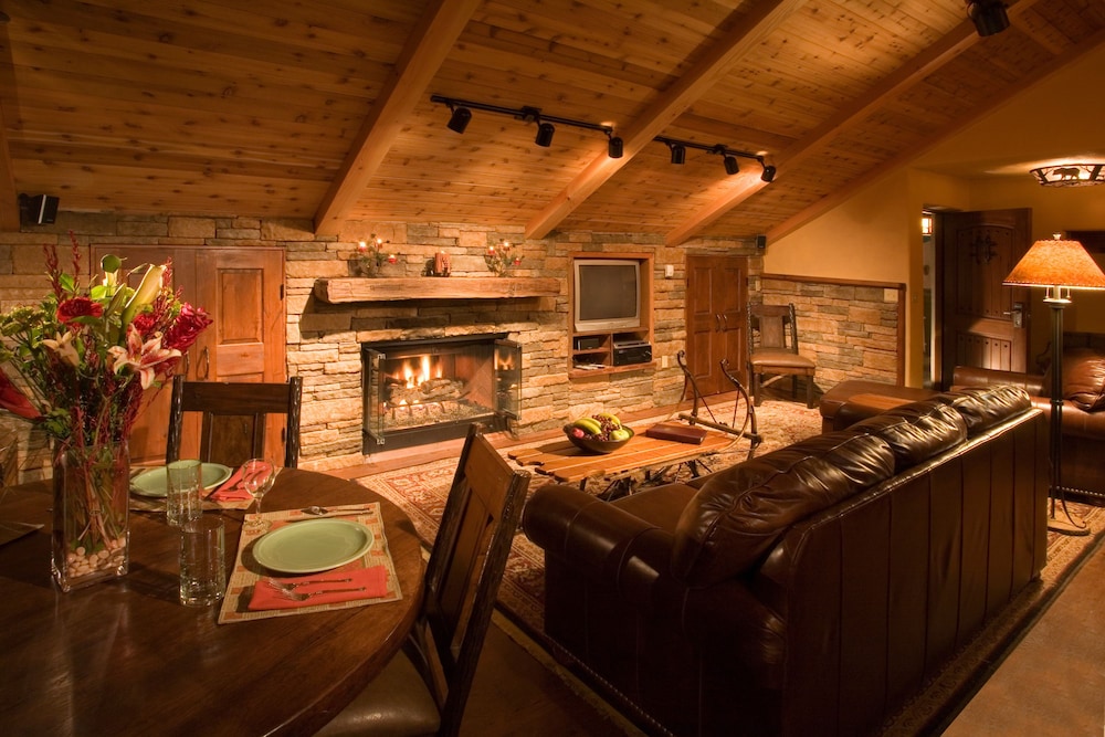 Alpine Village Suites 29/50