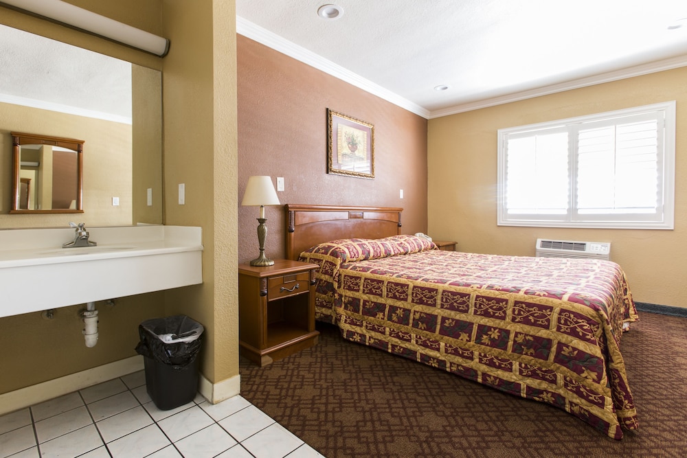 Beverly Inn 16/64