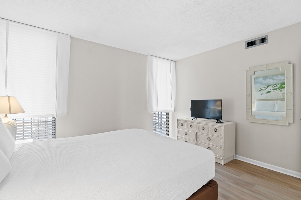 1 BEDROOM, CONDO, BEACH VIEW
