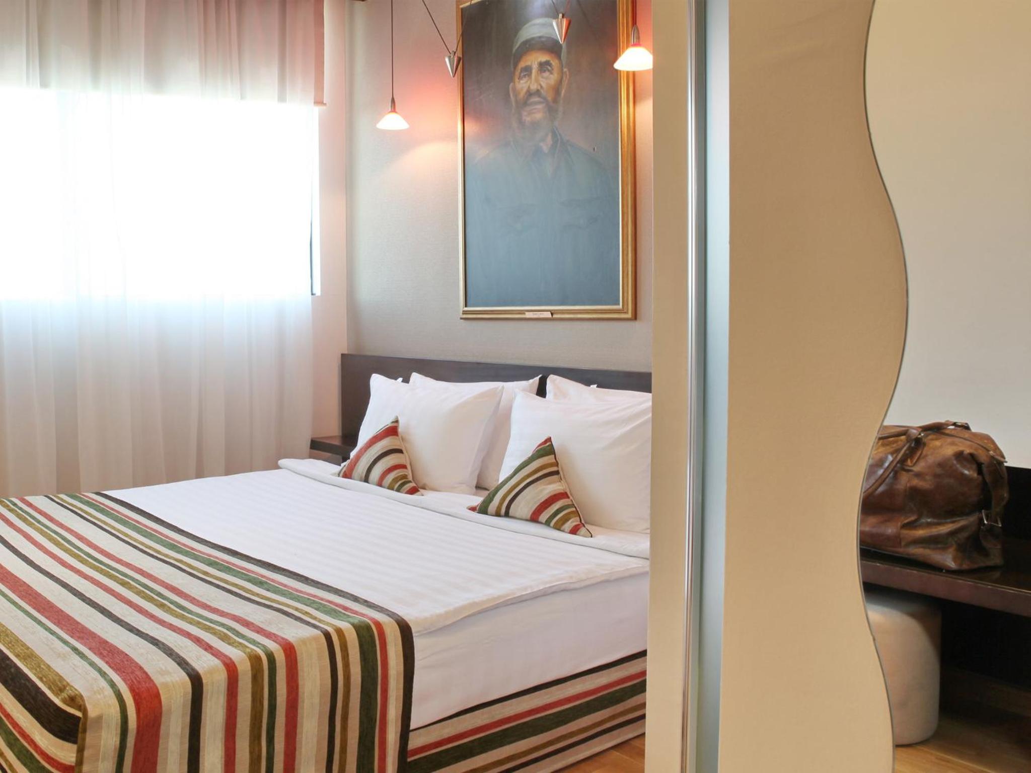STANDARD, DOUBLE OR TWIN BED