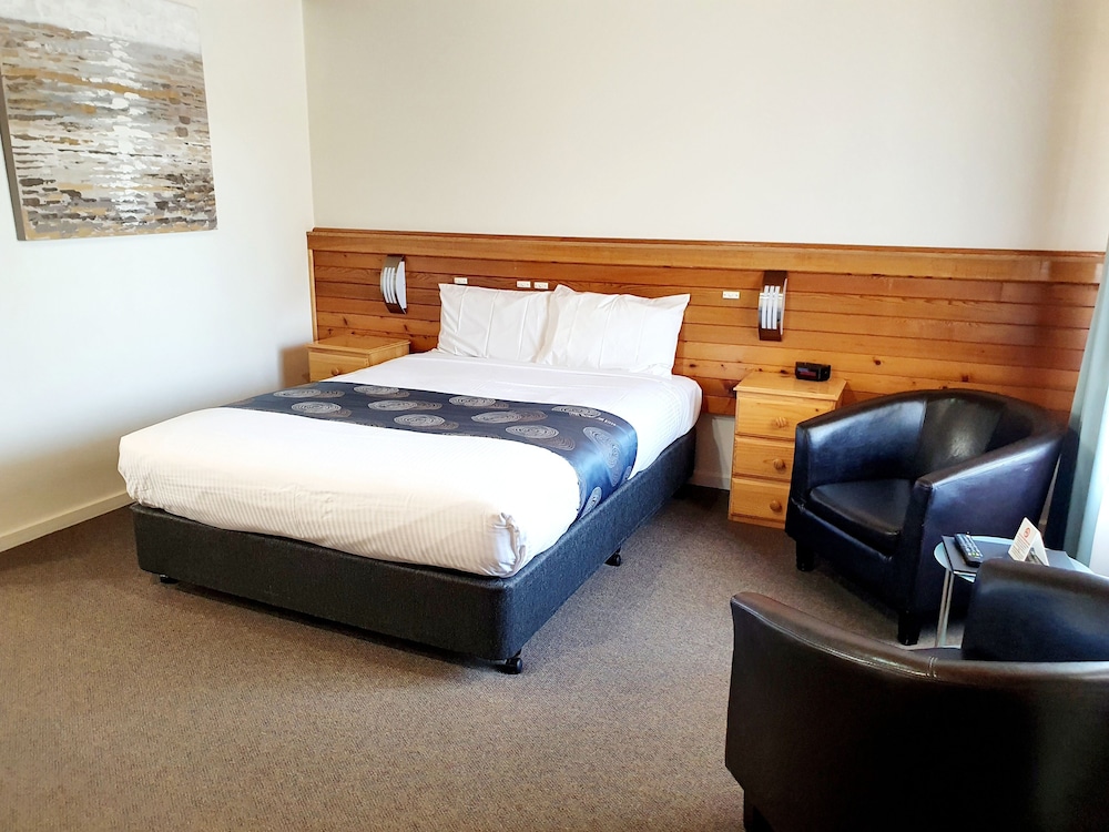 PORT CAMPBELL MOTOR INN 20/50