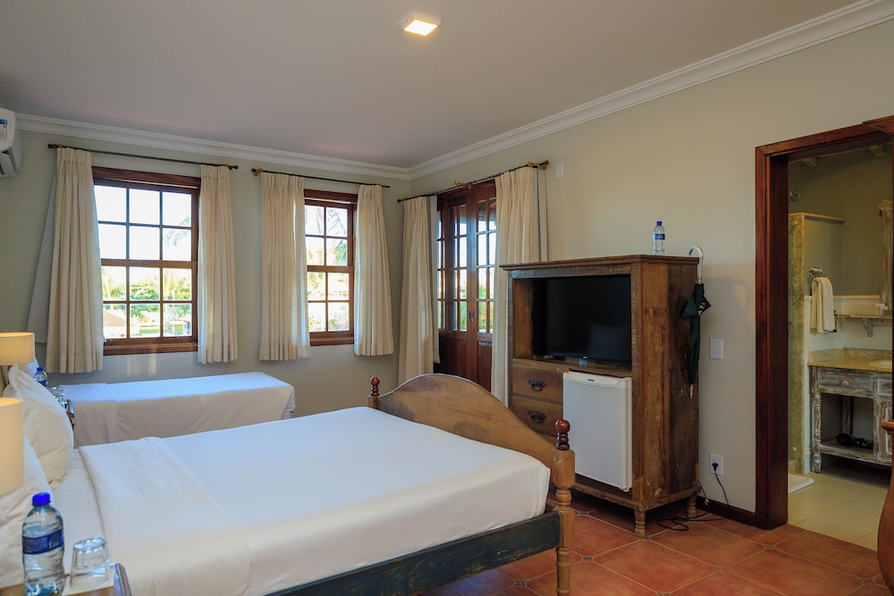 Room, Triple, 1 Double and 1 Single Bed, Pool Front, Main Building
