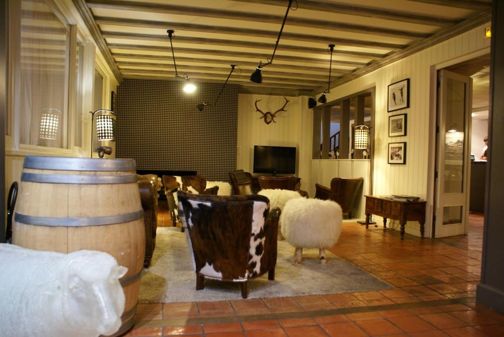 Hotel Mir 5/50