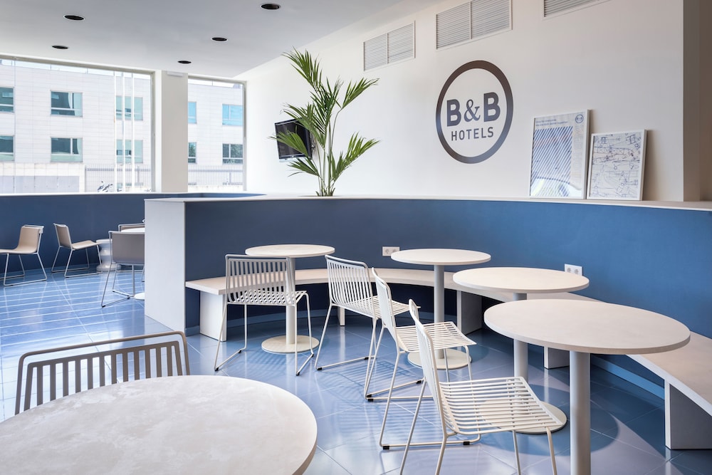 B&B HOTEL Madrid Aeropuerto T1 T2 T3 20/24