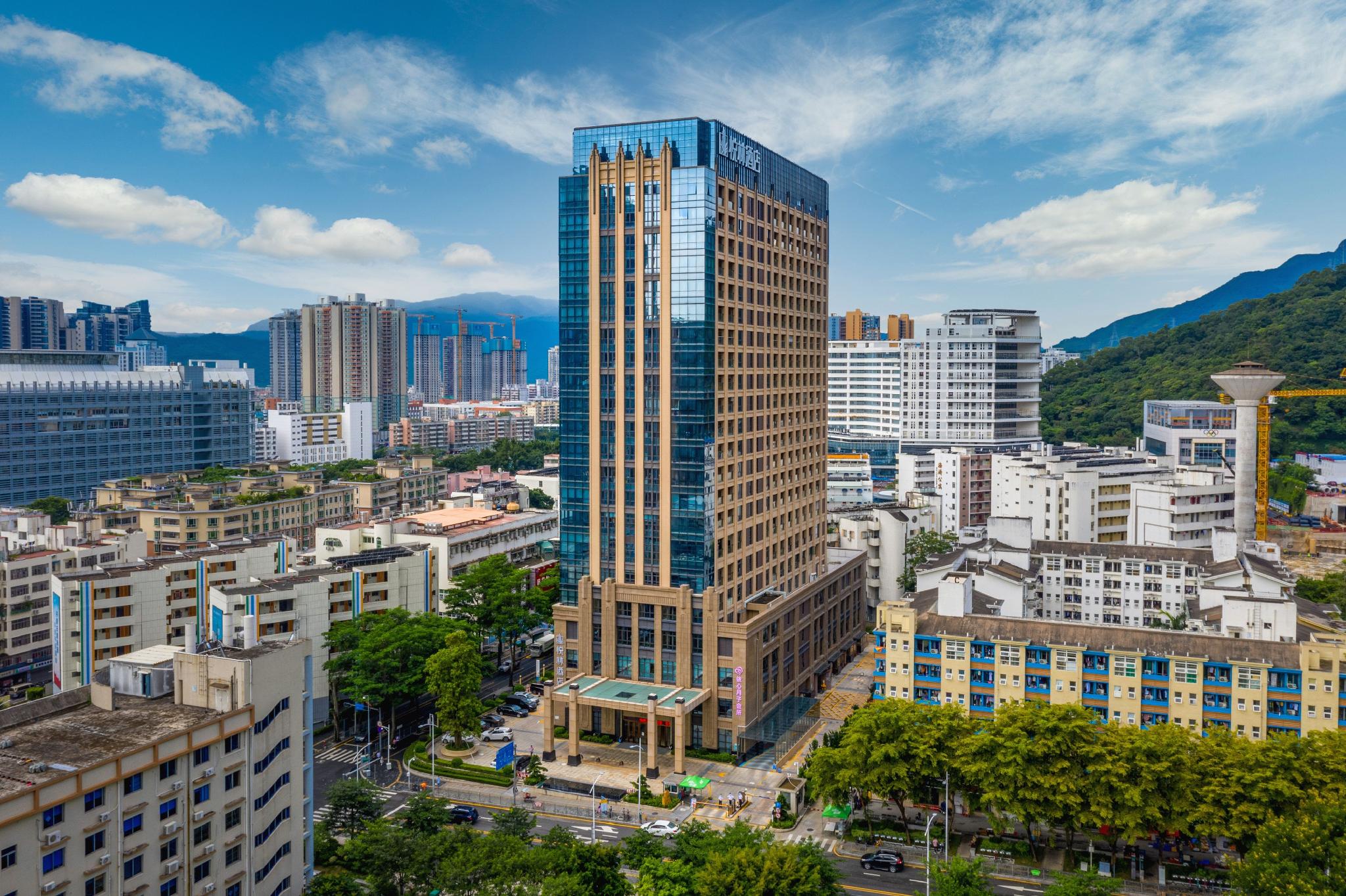 Yuelin Hotel 6/42