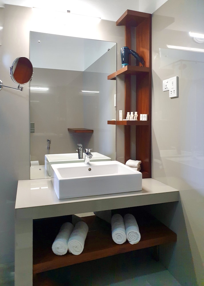 Mount Blue Kandy Hotel And Spa 10/63