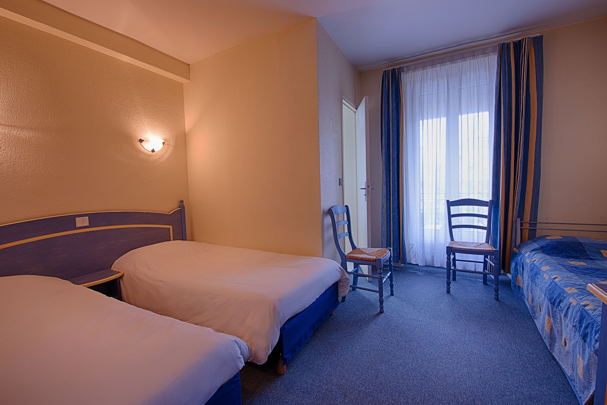Room, Triple, 1 Double and 1 Single Bed, Le Ruisseau 5/8