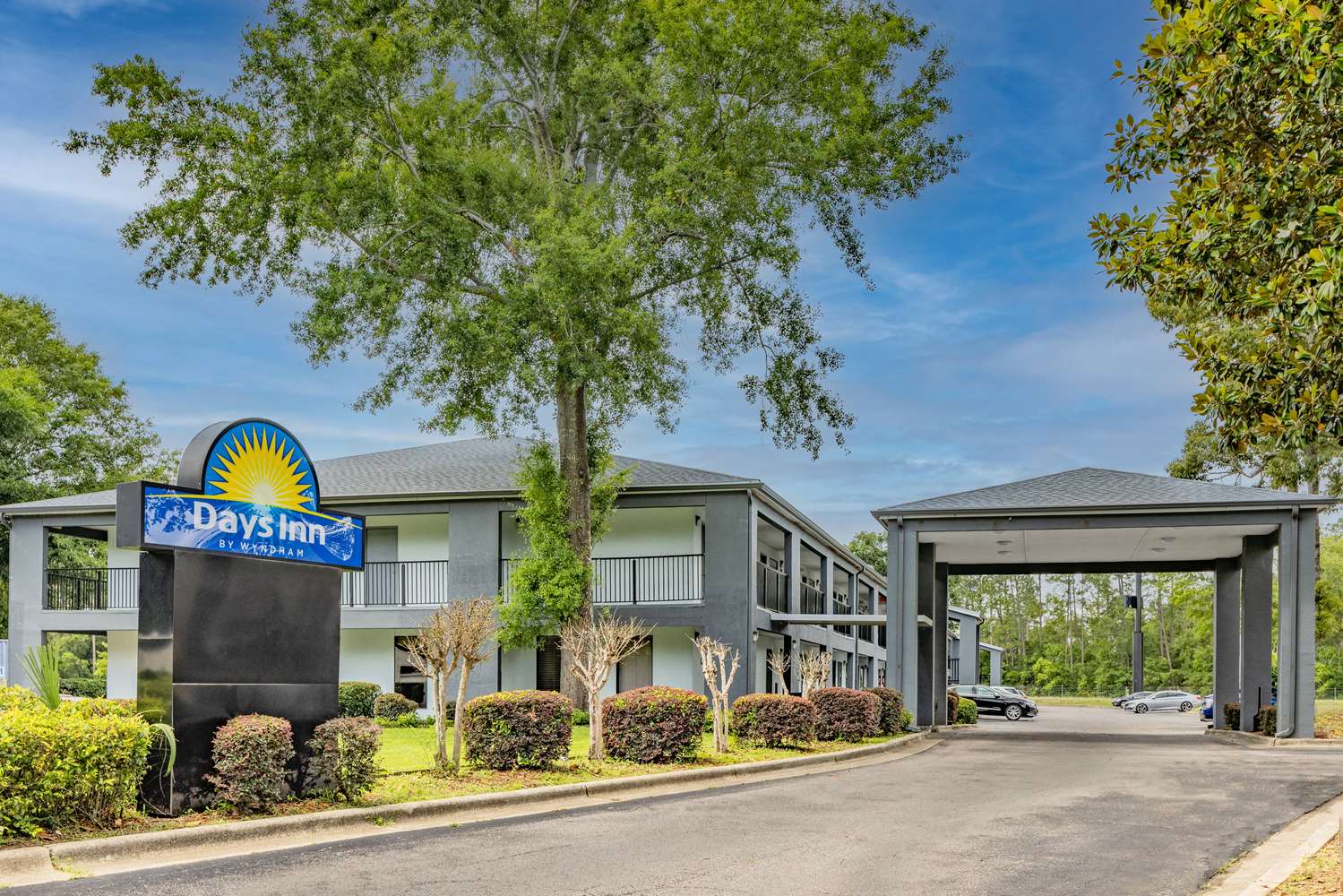 Days Inn by Wyndham Pensacola I-10 31/34