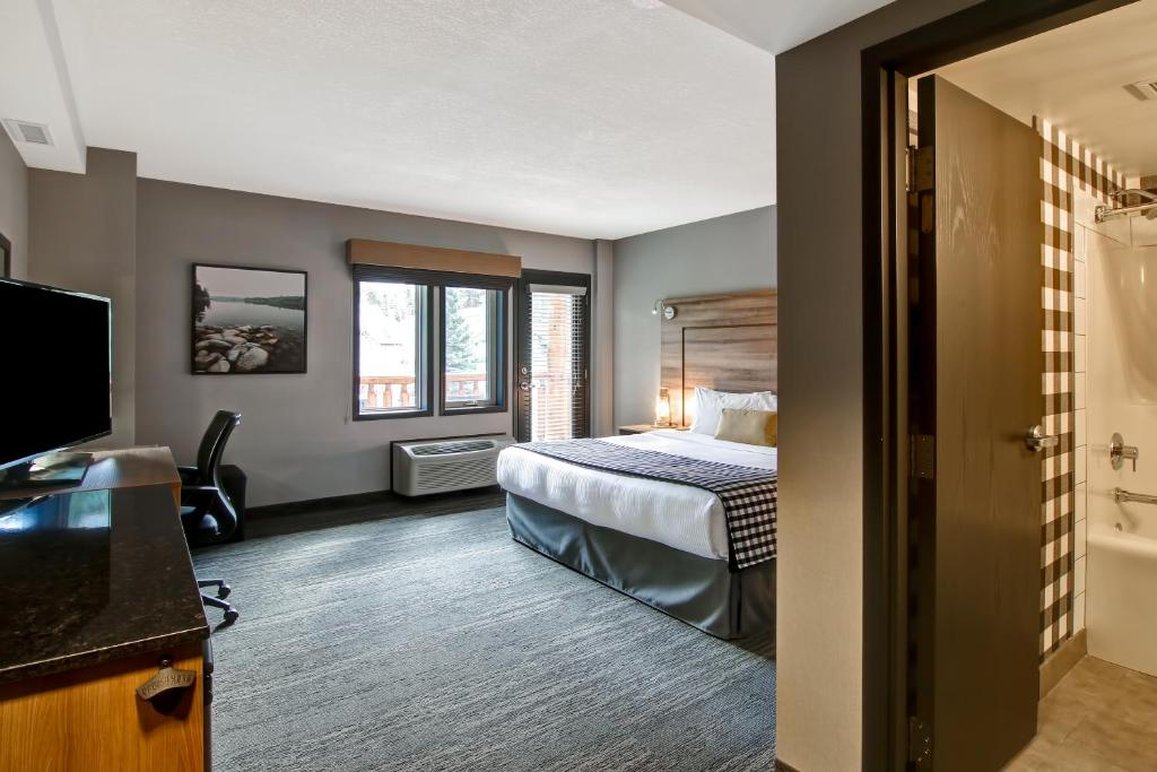 Canalta Lodge Banff 5/24