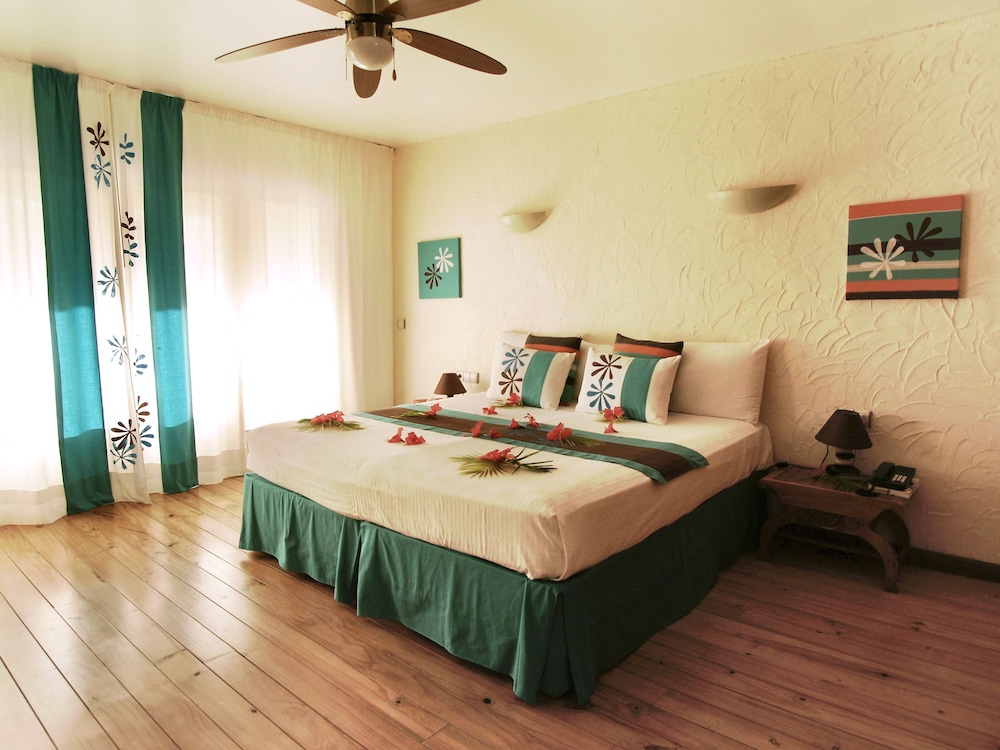 Raiatea Lodge Hotel 11/43